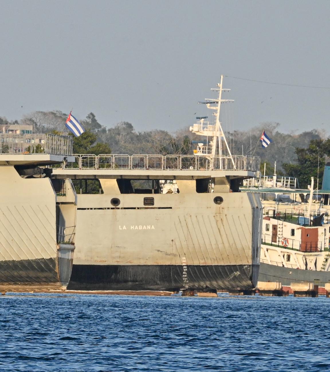 Boote der kubanischen Küstenwache liegen im Hafen von Havanna.