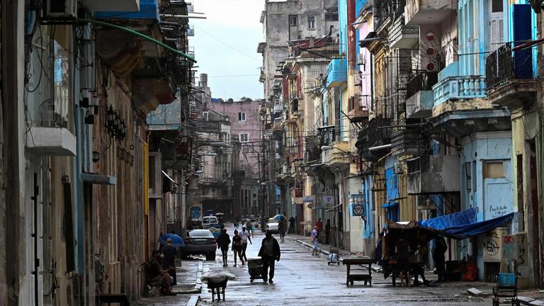  Gesamtansicht einer Straße in Havanna am 16. März 2026. Kuba bemühte sich am 17. März 2026 fieberhaft um die Wiederherstellung der Stromversorgung nach einem landesweiten Stromausfall, der die kommunistisch regierte Insel traf, just als US-Präsident Donald Trump verkündete, er werde sie „übernehmen“.