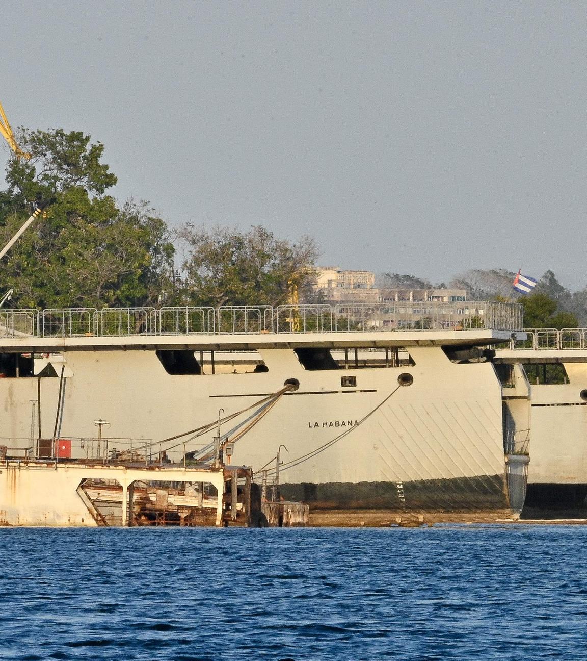 Kubanische Küstenwachschiffe im Hafen von Havanna nach einem Schusswechsel vor der Küste.