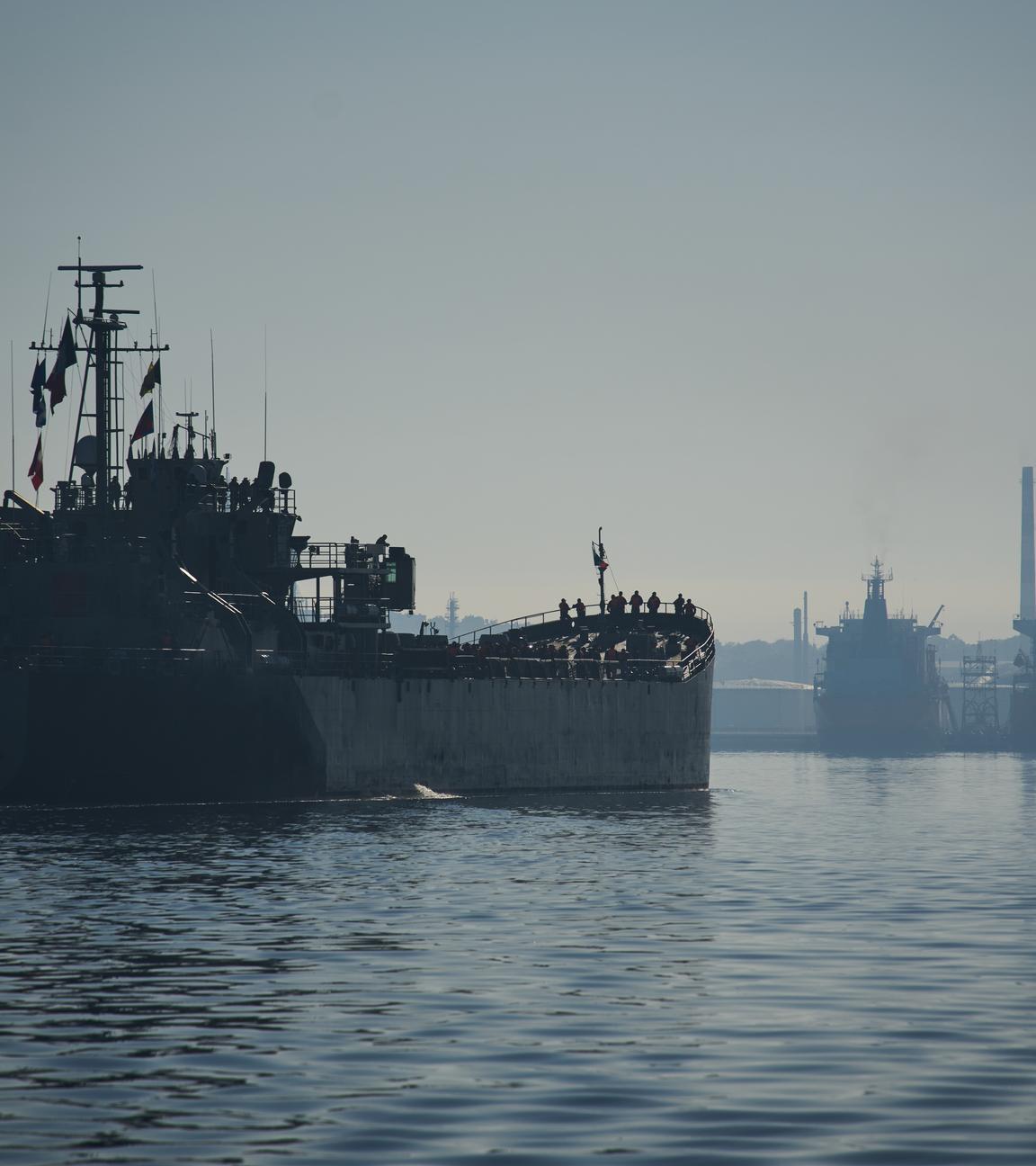 Kuba, Havanna: Das mexikanische Marineschiff Isla Holbox erreicht die Bucht von Havanna.