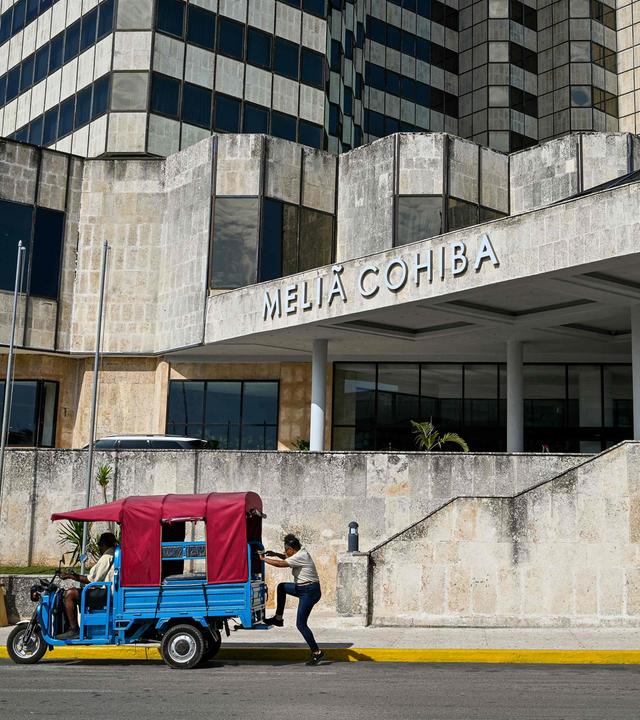 Außenansicht des Hotels Melia Cohiba in Havana, Kuba.