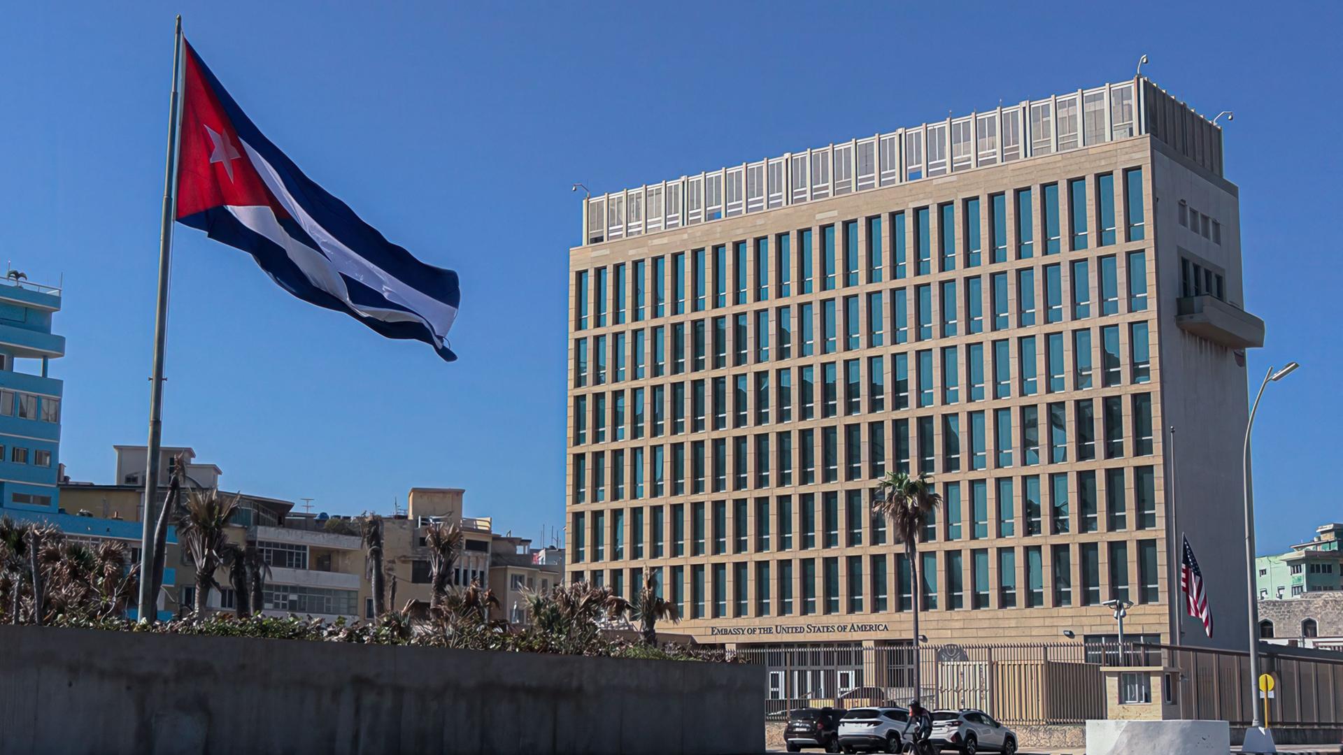 Frontalansicht der US-Botschaft in Havanna, am 14.