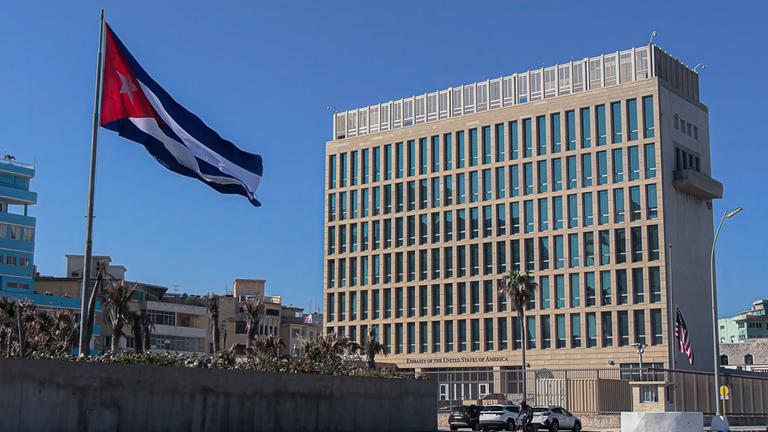 Frontalansicht der US-Botschaft in Havanna, am 14.
