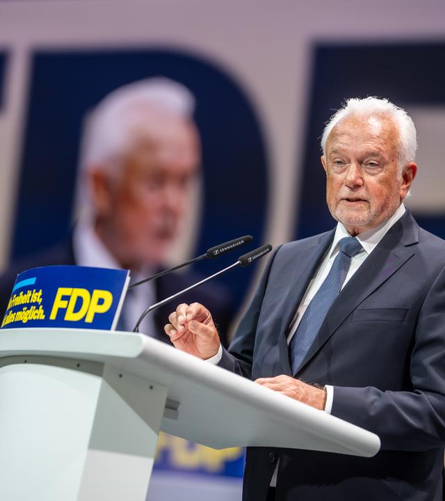 30.05.2026, Berlin: Wolfgang Kubicki, designierter Parteivorsitzender der FDP, spricht beim Bundesparteitag.