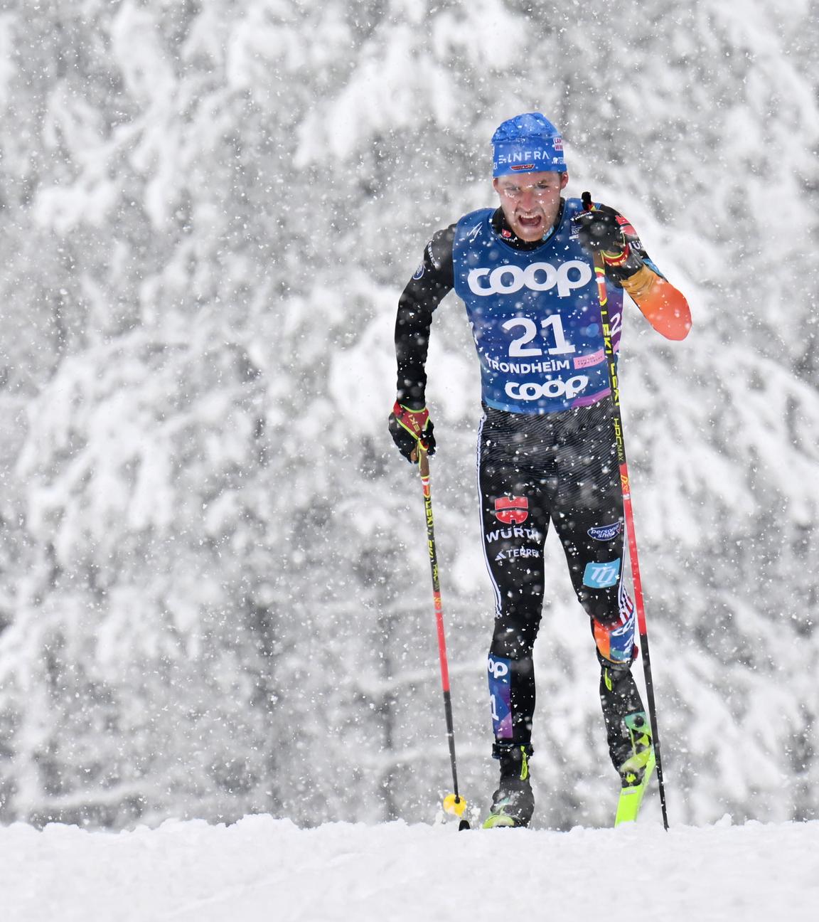 Trondheim, Ski nordisch, Weltmeisterschaft, Langlauf, 10 km klassisch: Albert Kuchler bei Schneefall in der Loipe.