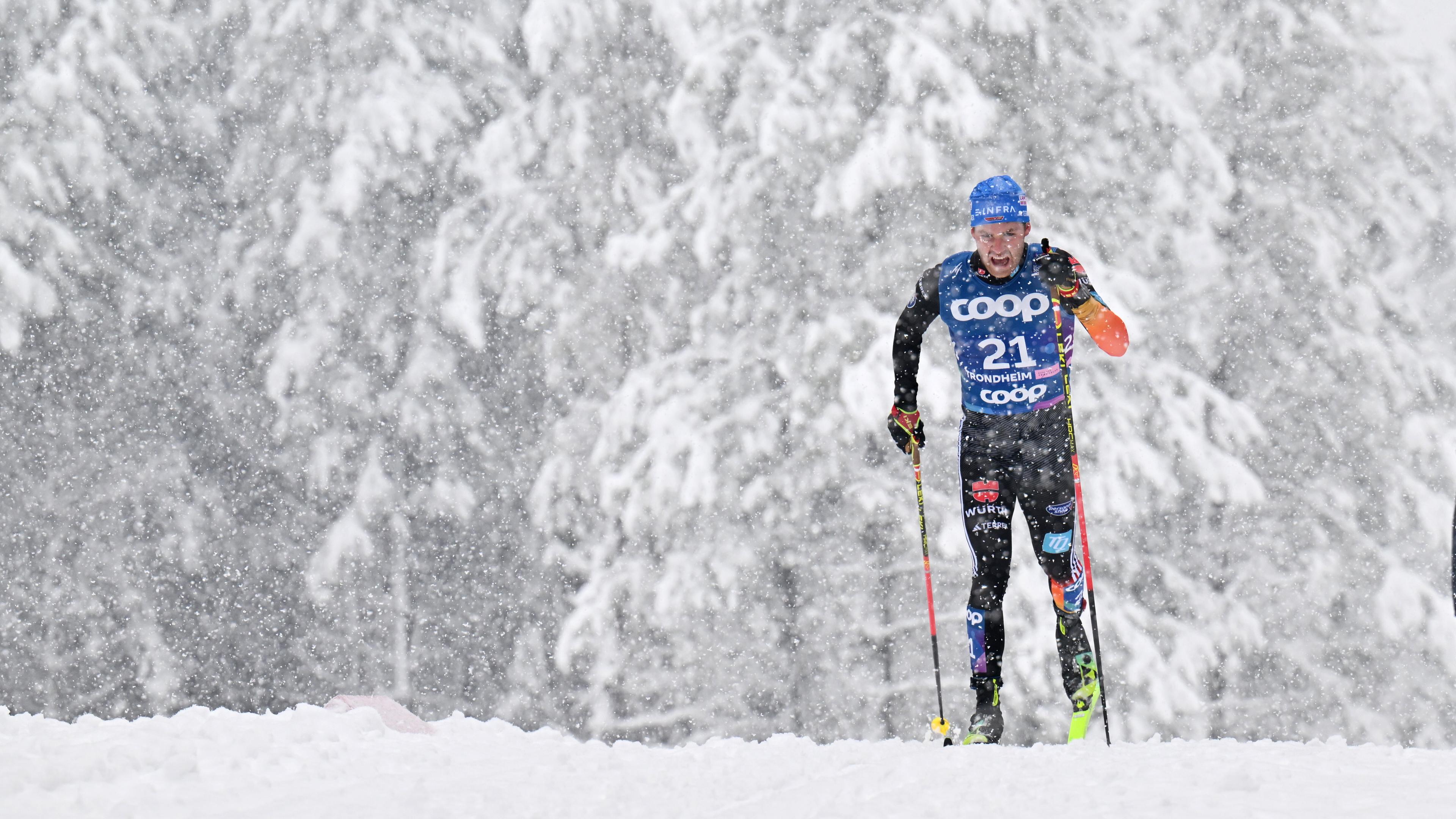 Trondheim, Ski nordisch, Weltmeisterschaft, Langlauf, 10 km klassisch: Albert Kuchler bei Schneefall in der Loipe.