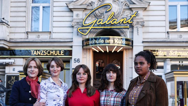 Hinter den Kulissen bei "Ku' Damm 77"