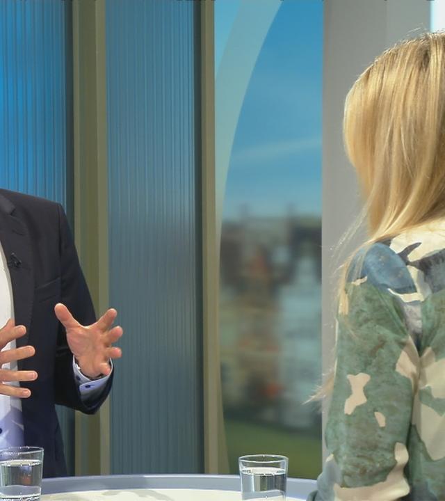 Dr. Christoph Specht im Gespräch mit Nadine Krüger.
