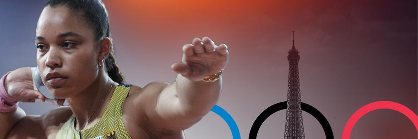 Kugelstoßerin Yemisi Ogunleye vor dem Eiffelturm und den olympischen Ringen