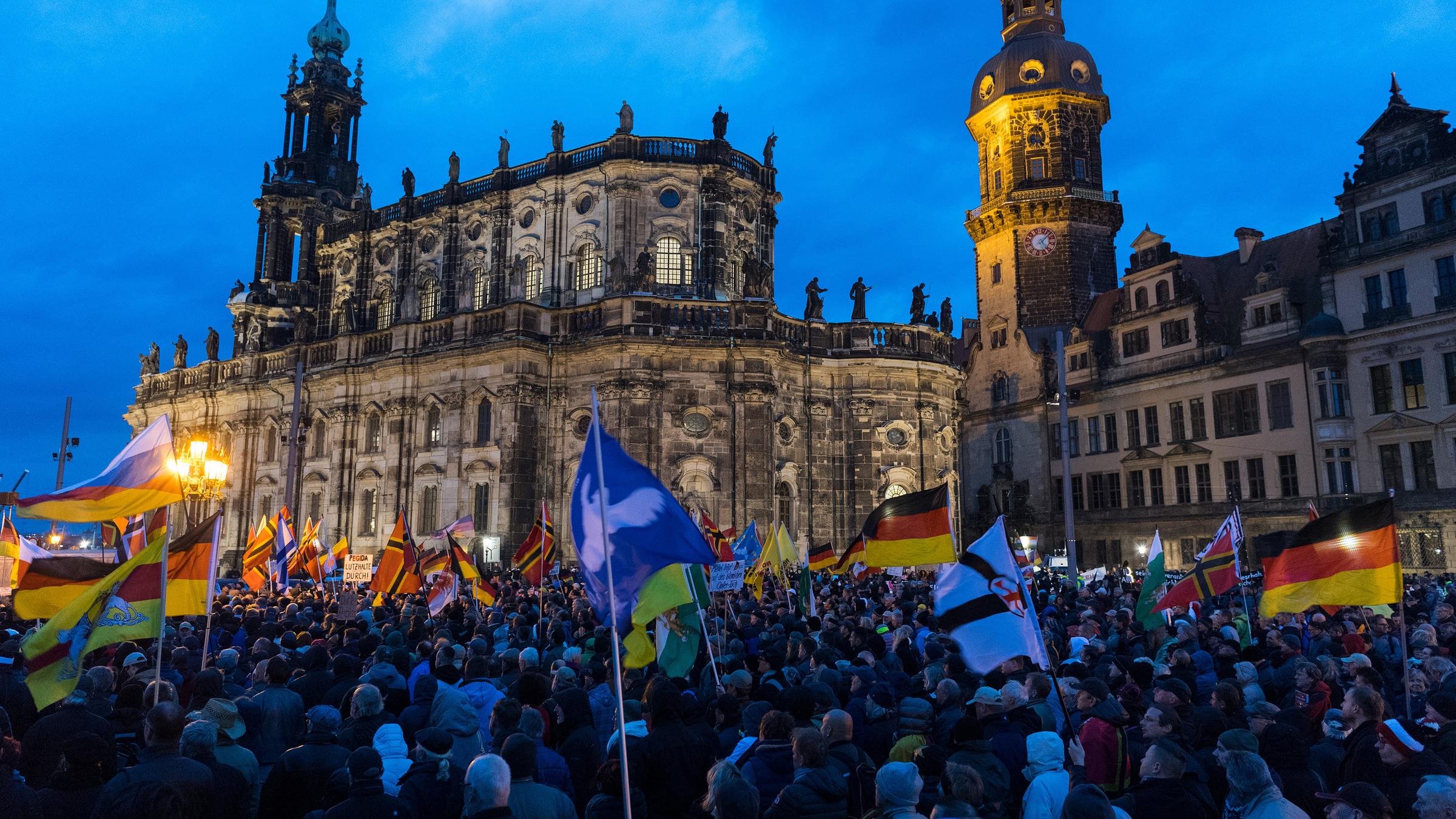 Kundgebung von Pegida in Dresden