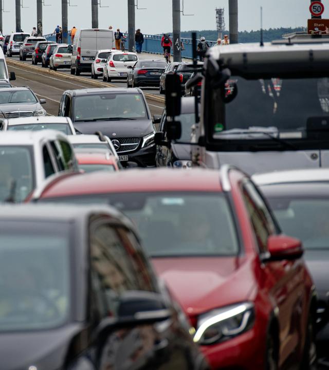 Stau auf Bonner Brücke
