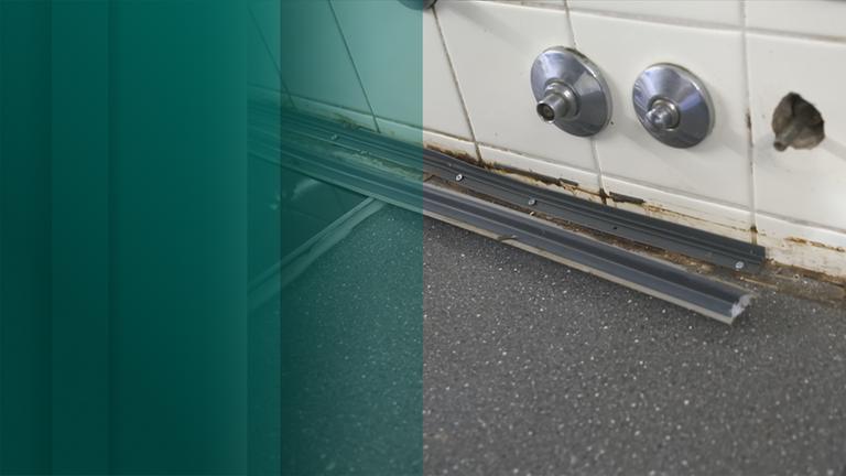 Schimmelbefall in einer Küche