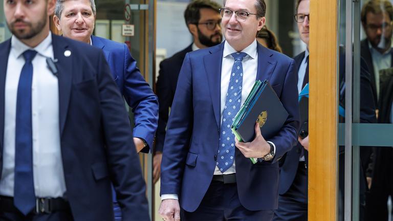 Vorstellung des BSI-Lageberichts 2025 durch Bundesminister des Innern Alexander Dobrindt und Claudia Plattner, Praesidentin des Bundesamtes fuer Sicherheit in der Informationstechnik (BSI) im Haus der Bundespressekonferenz