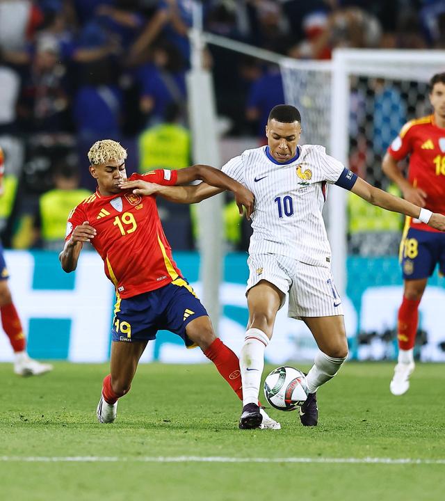 Lamine Yamal und Kylian Mbappe
