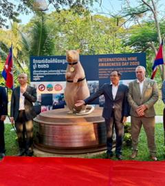 Eine Statue zu Ehren der Landminen-Ratte Magawa wurde in Kambodscha enthüllt.