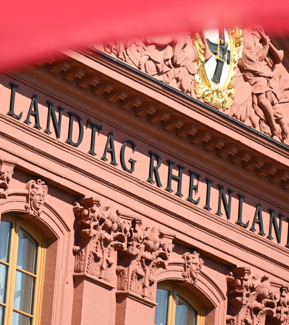 Blick auf den Landtag von Rheinland-Pfalz