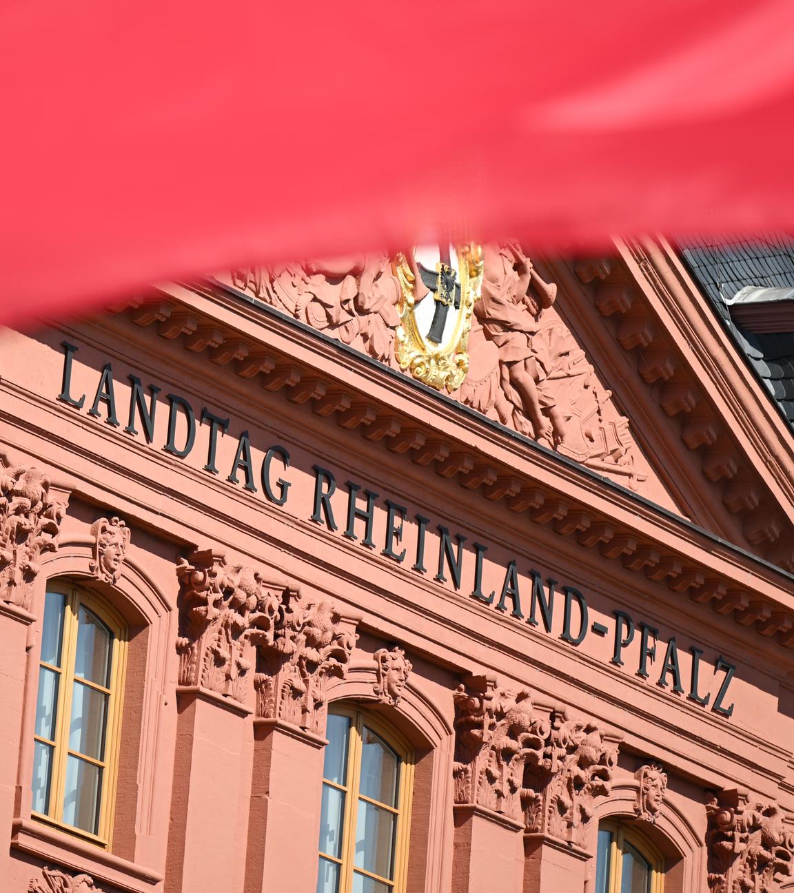 Das Landtagsgebäude in Rheinland-Pfalz ist zu sehen.