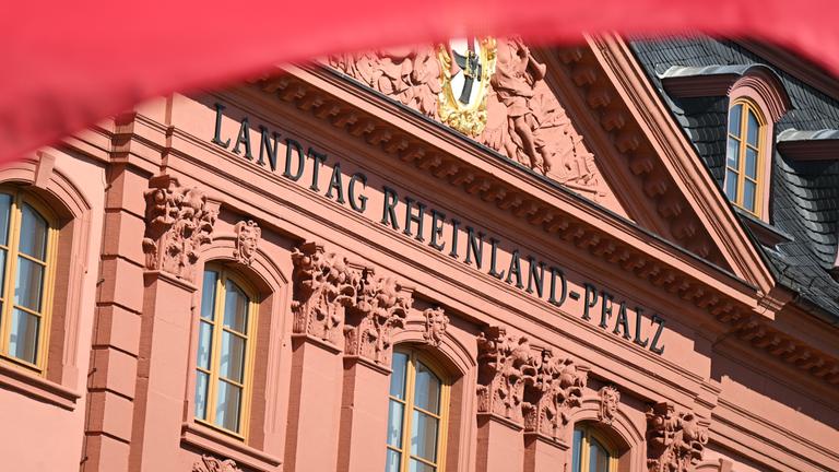 Das Landtagsgebäude in Rheinland-Pfalz ist zu sehen.