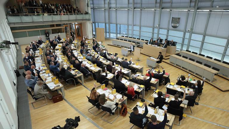 Der Plenarsaal vom Landtag von Sachsen-Anhalt, aufgenommen am 06.10.2026