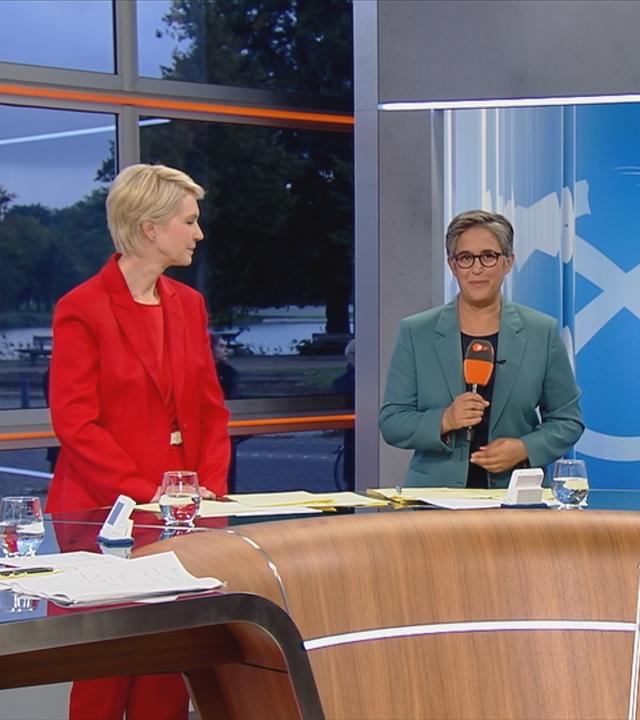 Manuela Schwesig und Enrico Schult im ZDF-Wahlstudio