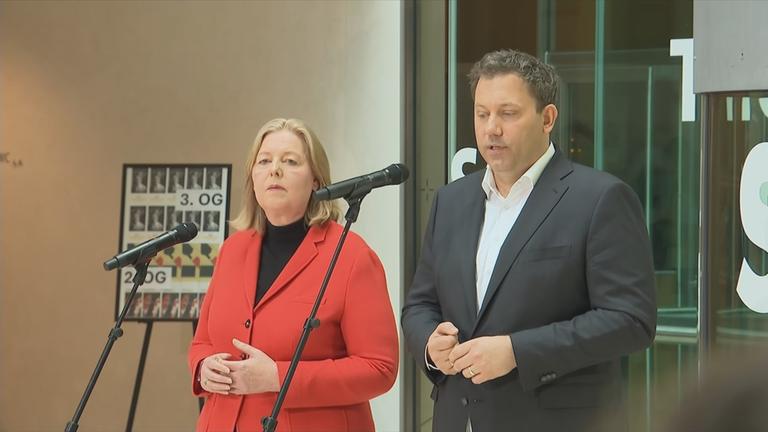 Lars KLingbeil und Bärbel Bas in einer Pressekonferenz zu den Ergebnissen der Landtagswahl in Rheinland-Pfalz