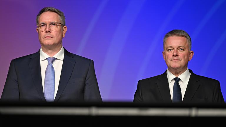 Die beiden Spitzenkandidaten bei der kommenden Landtagswahl in Rheinland-Pfalz Alexander Schweitzer (SPD) und Gordon Schnieder (CDU).