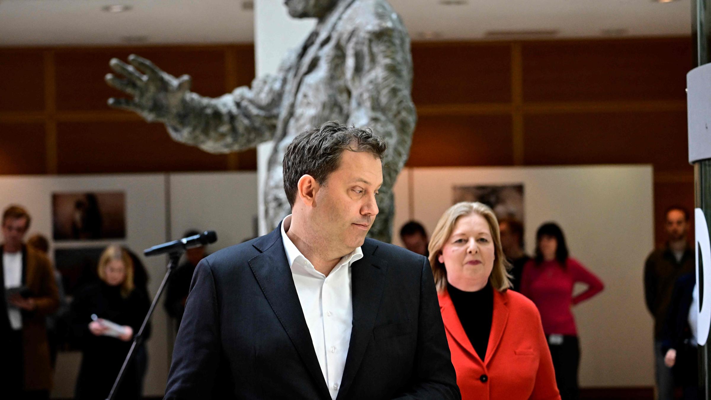 Die SPD Parteispitze Lars Klingbeil und Bärbel Bas nach der Niederlage bei der Landtagswahl in Rheinland-Pfalz.