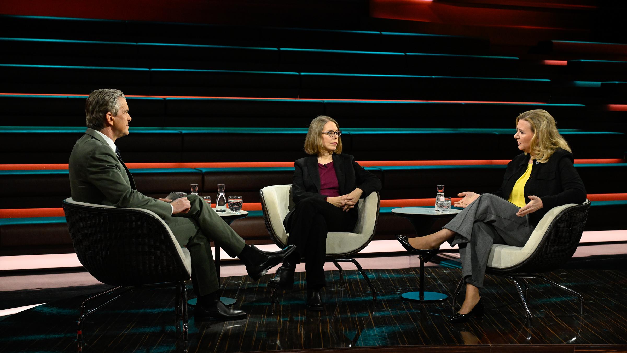 Anne Brorhilker und Eva Quadbeck bei "Markus Lanz".