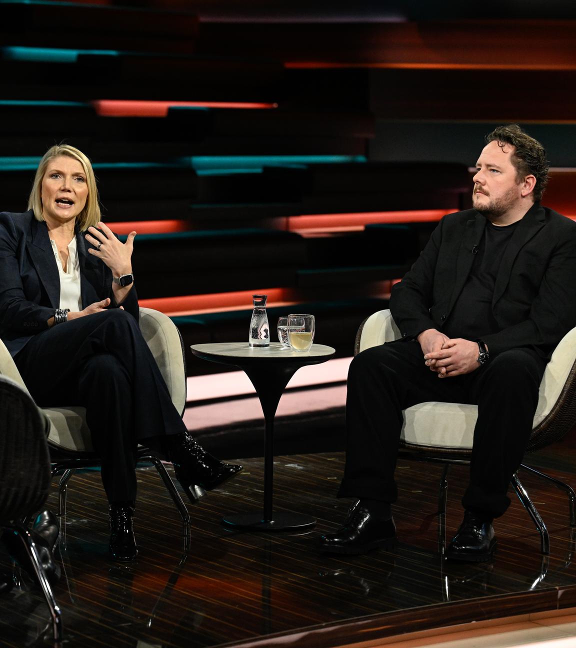 Cathryn Clüver Ashbrook und Florian Flade zu Gast bei "Markus Lanz".