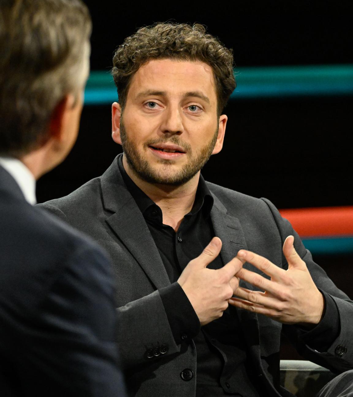 Grünen-Chef Felix Banaszak spricht in der Sendung "Markus Lanz" am 4. Dezember 2025.