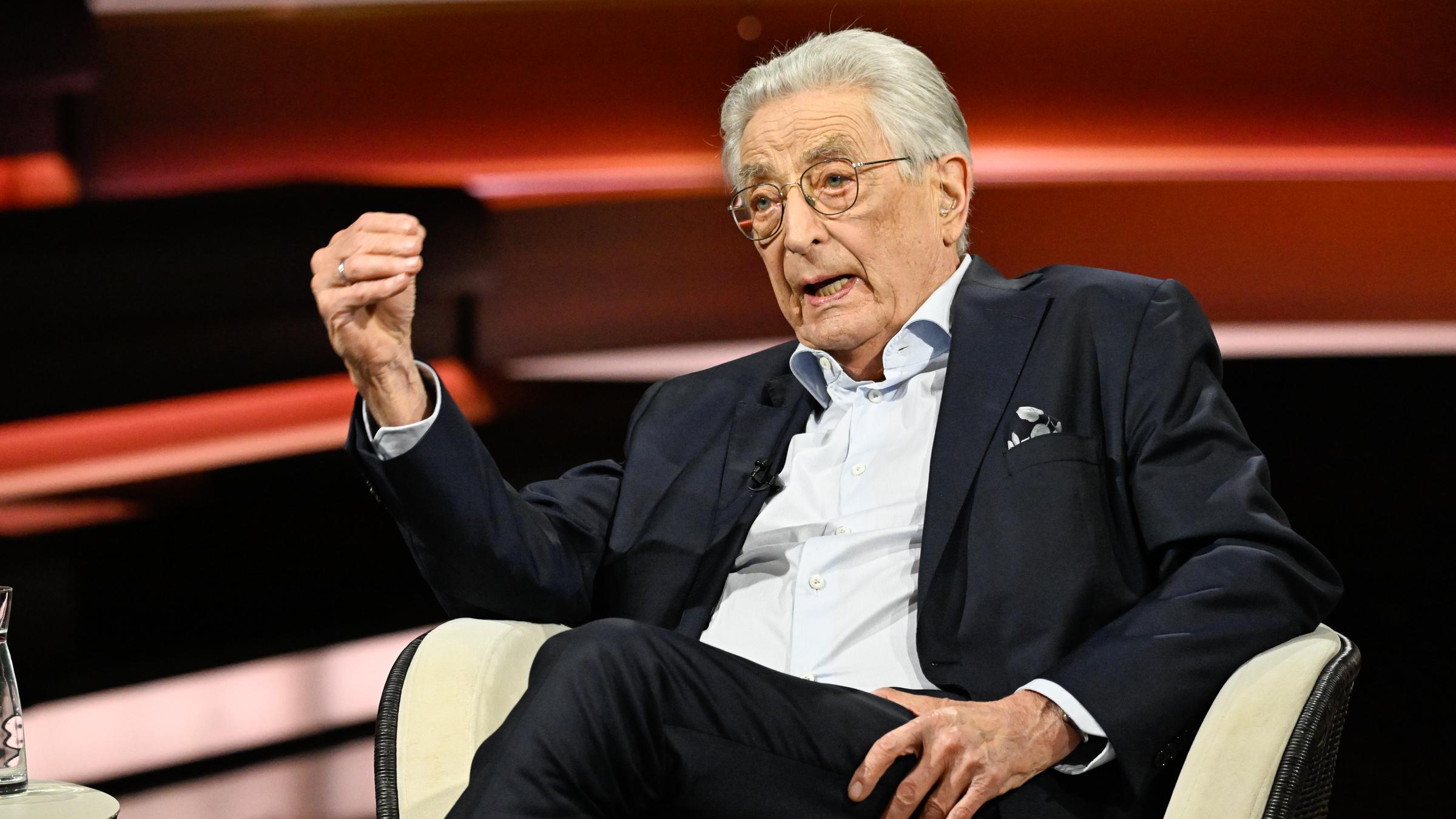 Der ehemalige Bundesinnenminister Gerhart Baum zu Gast bei Markus Lanz.