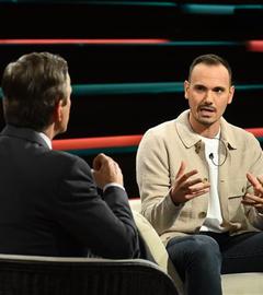 Man sieht den Welt-Chefreporter Ibrahim Naber zu Gast bei Markus Lanz.