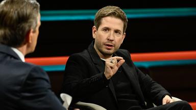 Ex-SPD-Generalsekretär Kevin Kühnert spricht in der Sendung "Markus Lanz" am 11. Dezember 2025.