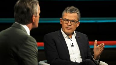 Markus Lanz spricht mit CDU-Politiker Roderich Kiesewetter.