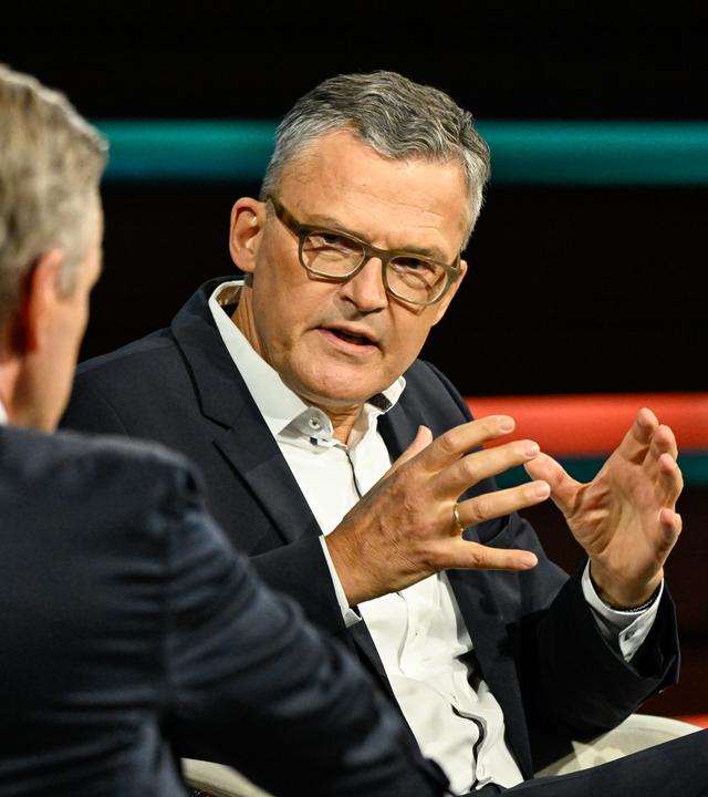 CDU-Politiker Roderich Kiesewetter spricht in der Sendung "Markus Lanz" vom 08.07.2026.