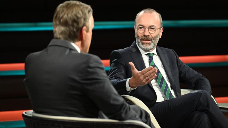 CSU-Politiker Manfred Weber spricht in der Sendung "Markus Lanz" am 24. September 2025.