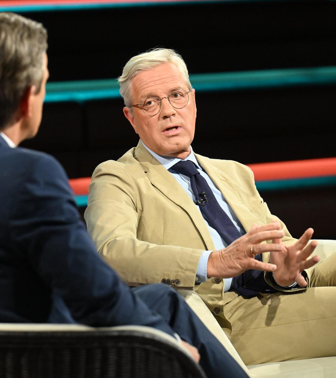 Der CDU-Außenpolitiker Norbert Röttgen diskutiert in der Sendung "Markus Lanz" am 17. Juni 2025.