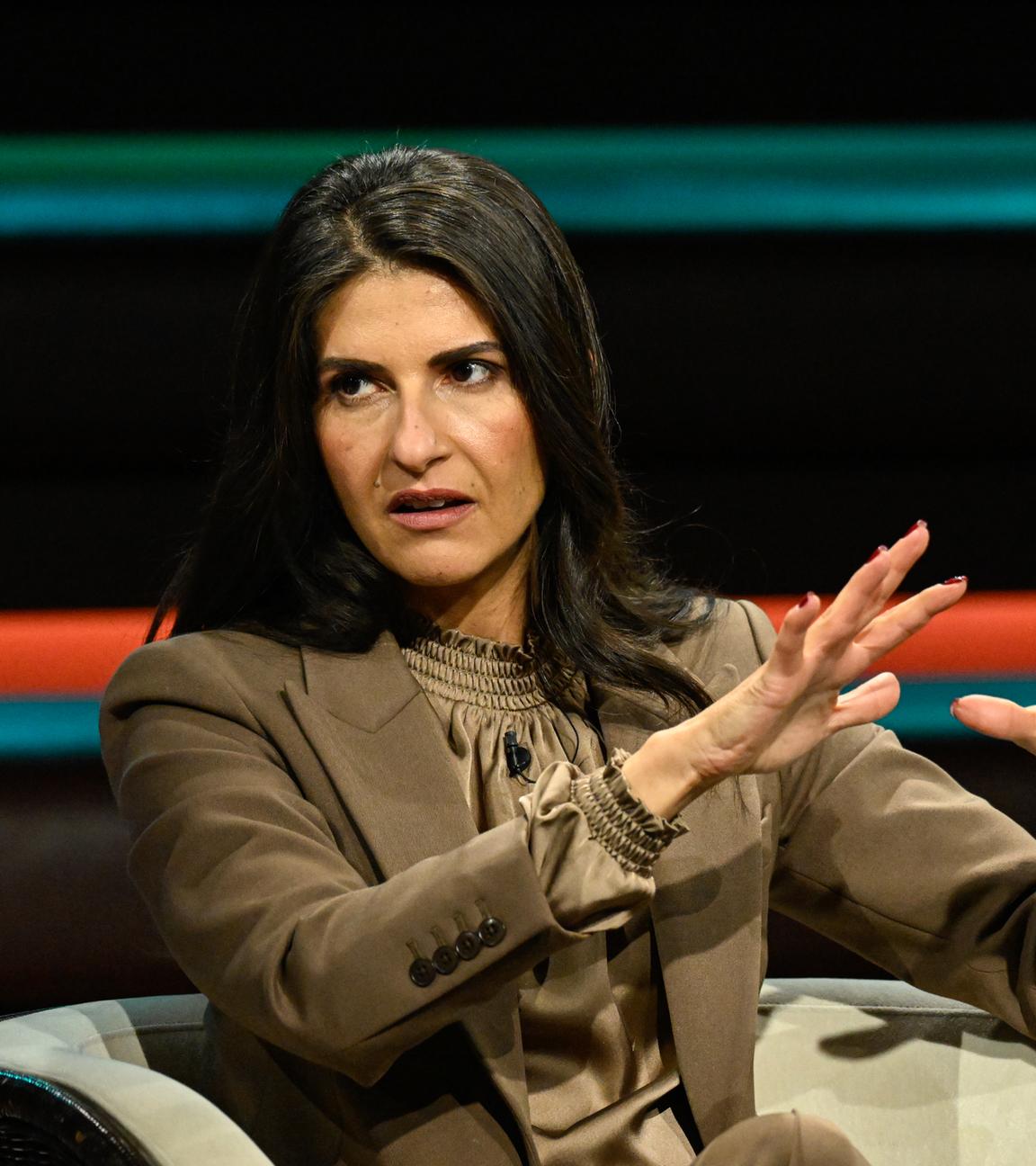 Staatsministerin im Auswärtigen Amt Serap Güler (CDU) spricht in der Sendung "Markus Lanz" am 12. November 2025.