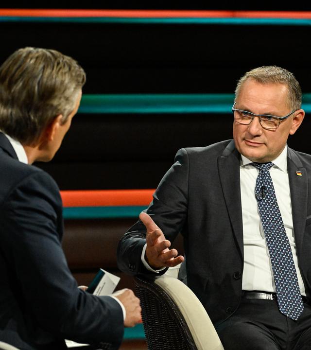 Der AfD-Vorsitzende Tino Chrupalla spricht in der Sendung "Markus Lanz" am 07.09.2026.
