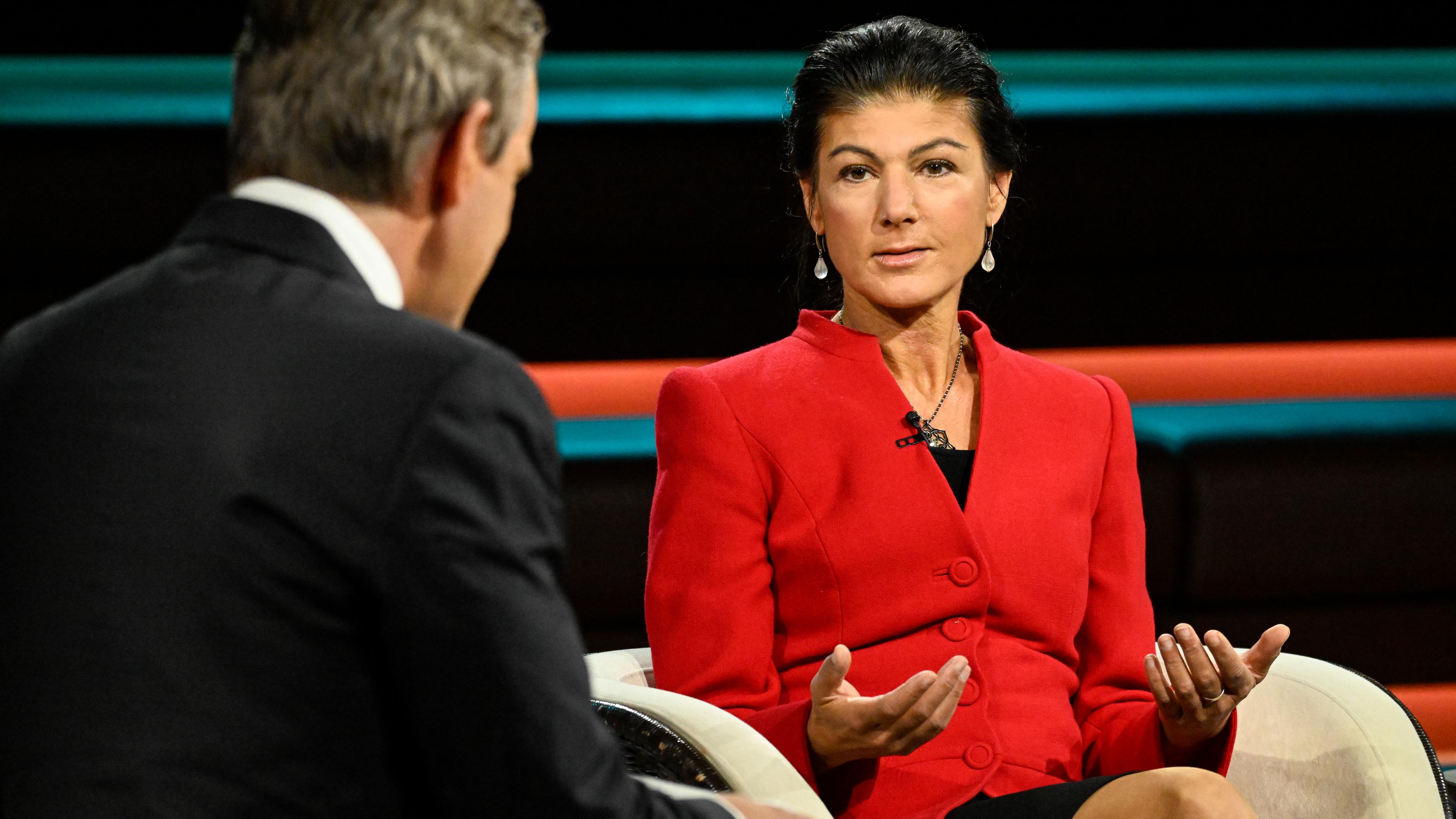 Sahra Wagenknecht diskutiert in den Sendung "Markus Lanz" am 30. Oktober 2025.