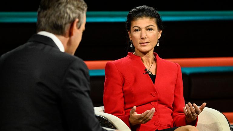 Sahra Wagenknecht diskutiert in den Sendung "Markus Lanz" am 30. Oktober 2025.