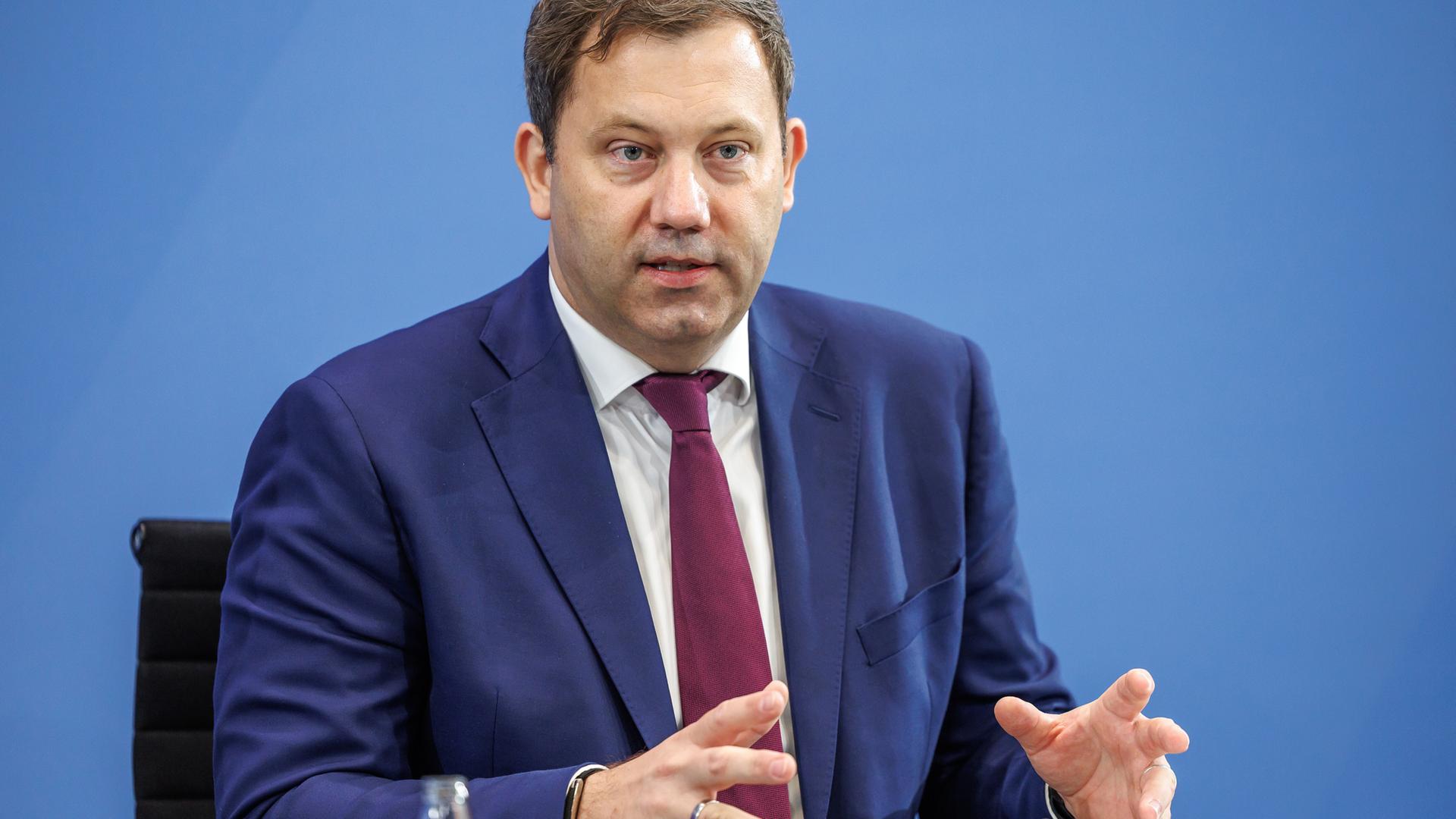  Lars Klingbeil (SPD), Bundesfinanzminister am 9.10.2025 in Berlin.