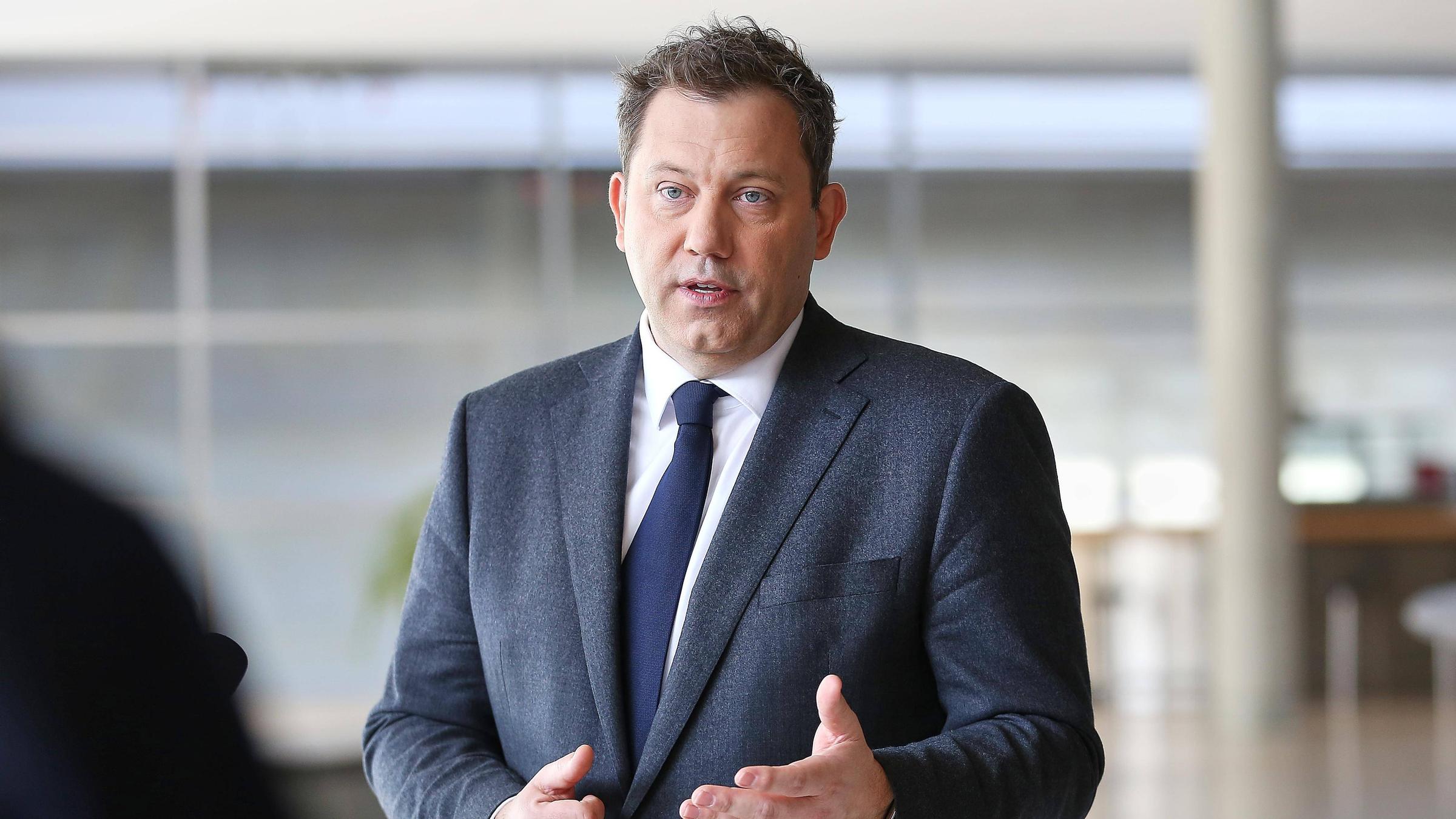 SPD-Chef und Bundesfinanzminister Lars Klingbeil (SPD) bei einem Statement im Deutschen Bundestag am 27.03.2026. 