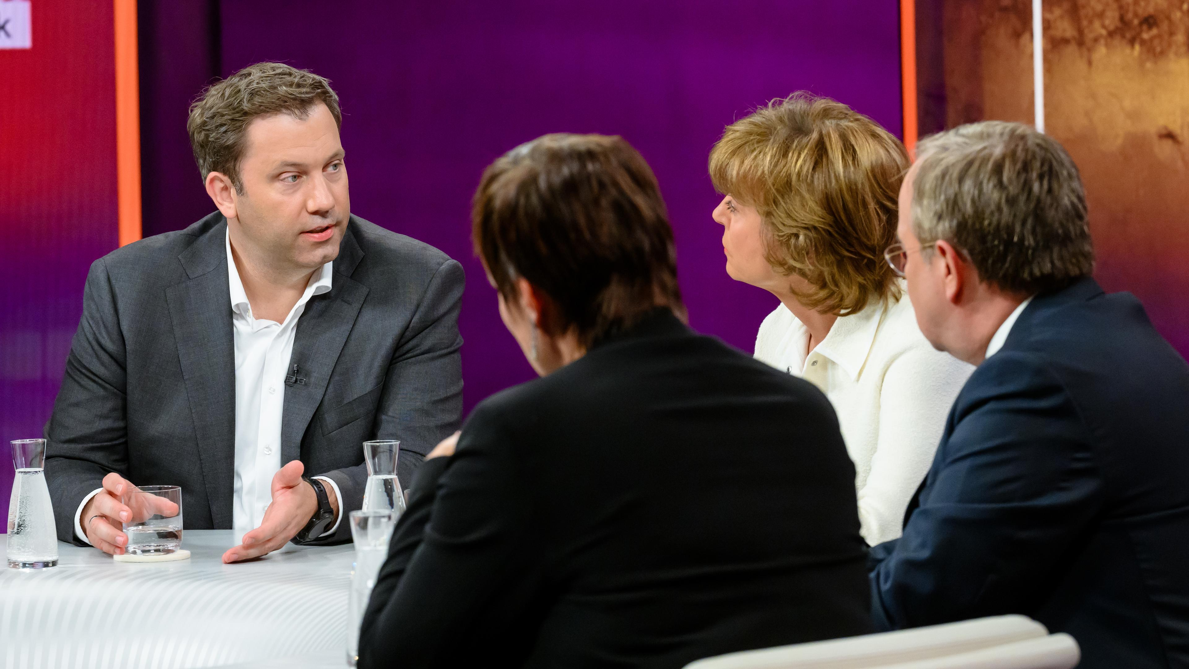 Lars Klingbeil bei "maybrit illner"