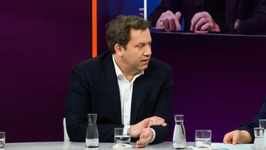 Bundesfinanzminister Lars Klingbei bei "maybrit illner" moderiert von Shakuntala Banerjee 