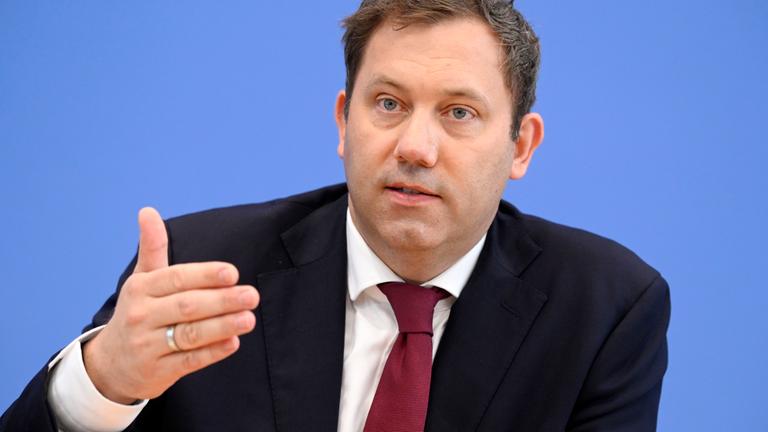 Lars Klingbeil bei der Bundespressekonferenz (Archivbild)