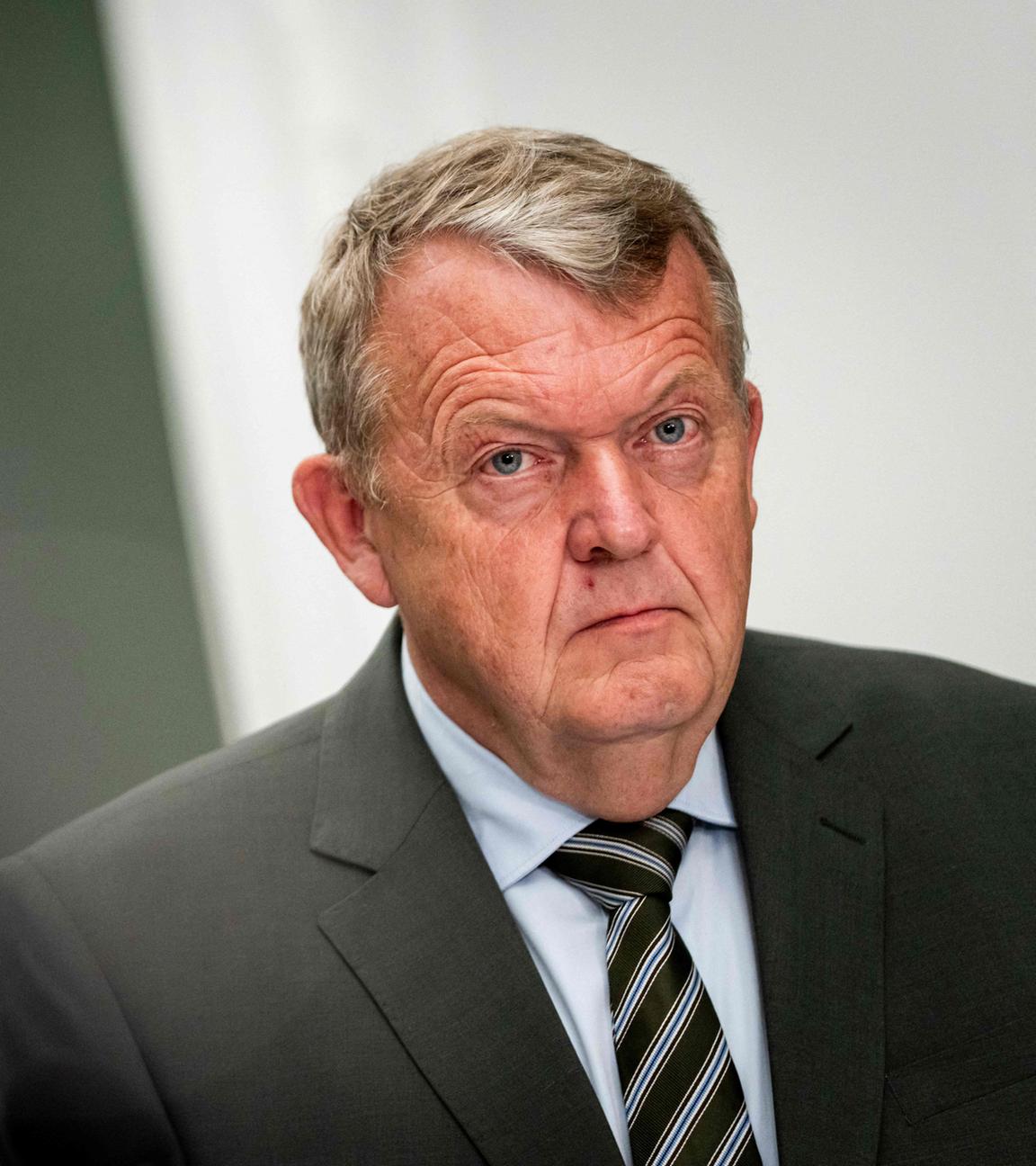 Der dänische Außenminister Lars Loekke Rasmussen wird am 17.09.2025 vor dem Büro des Premierministers in Kopenhagen befragt. 