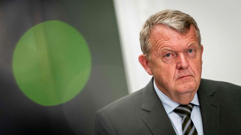 Der dänische Außenminister Lars Loekke Rasmussen wird am 17.09.2025 vor dem Büro des Premierministers in Kopenhagen befragt. 