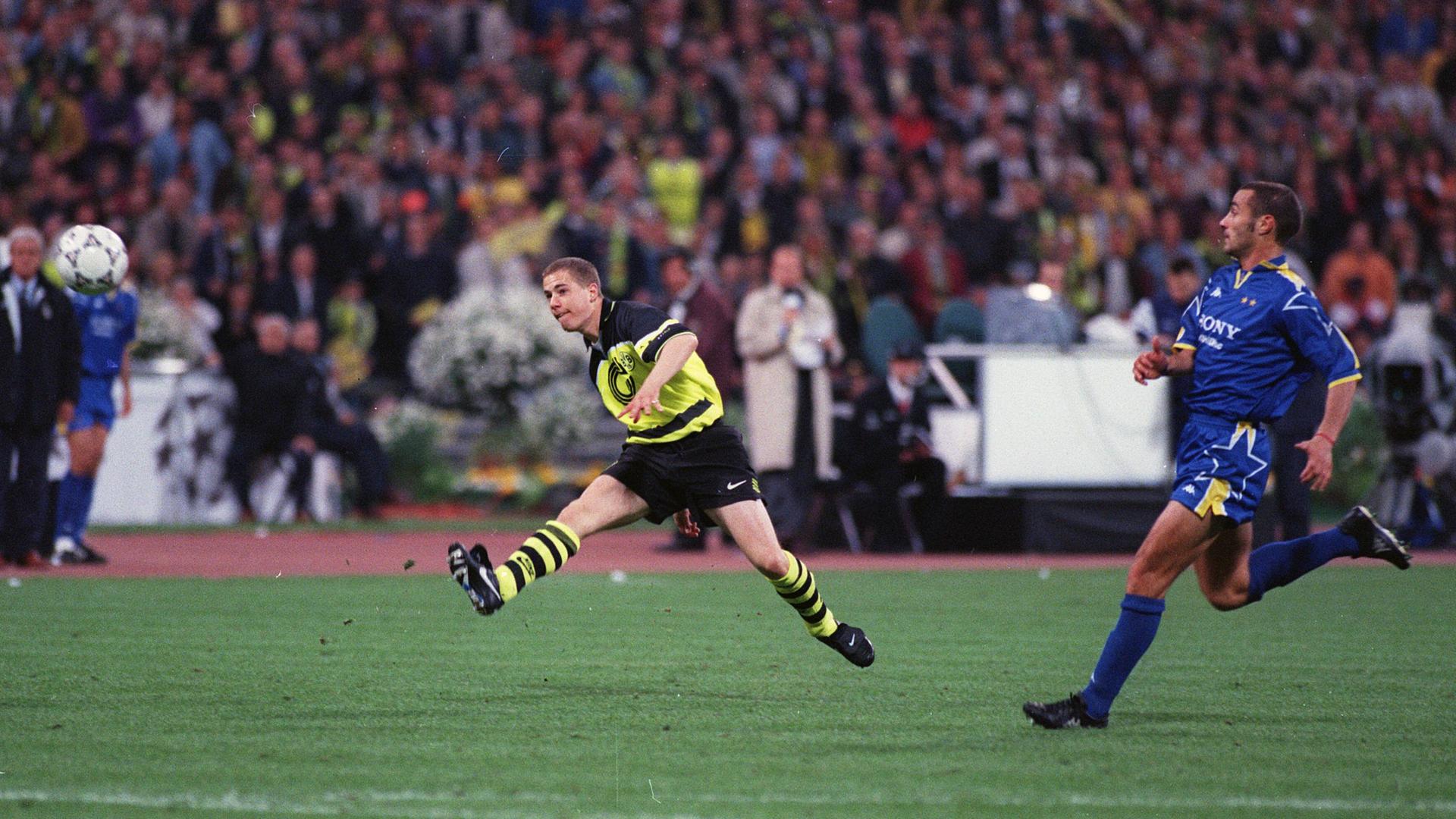 Lars Ricken erzielt 1997 den 3:1-Endstand im Champions-League-Finale gegen Juventus Turin.
