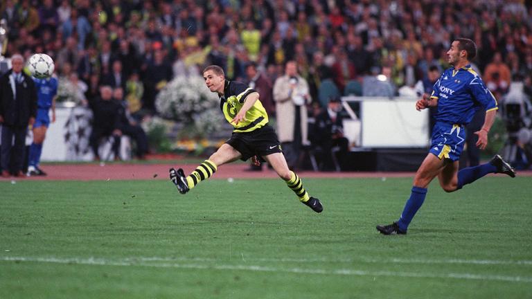 Lars Ricken erzielt 1997 den 3:1-Endstand im Champions-League-Finale gegen Juventus Turin.